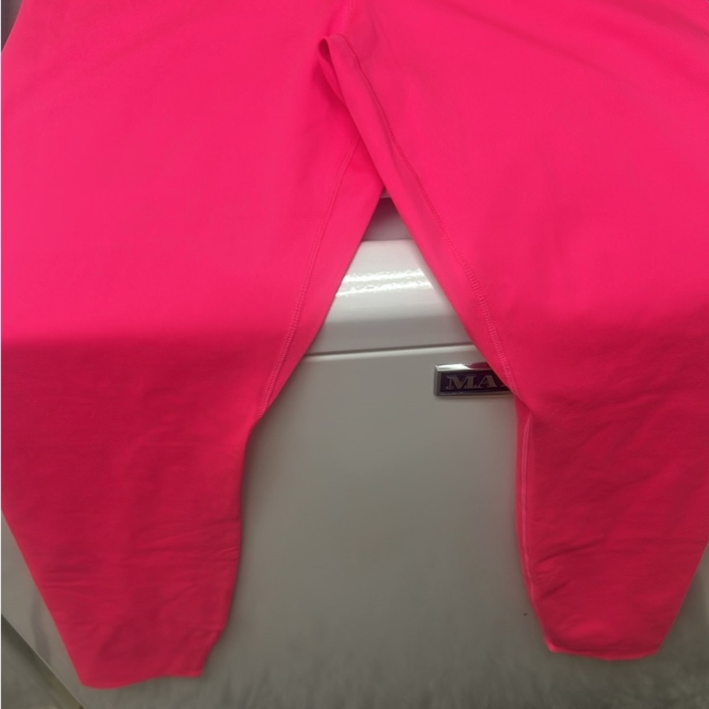 Nike Bright Pink Leggings for Comfort and Style